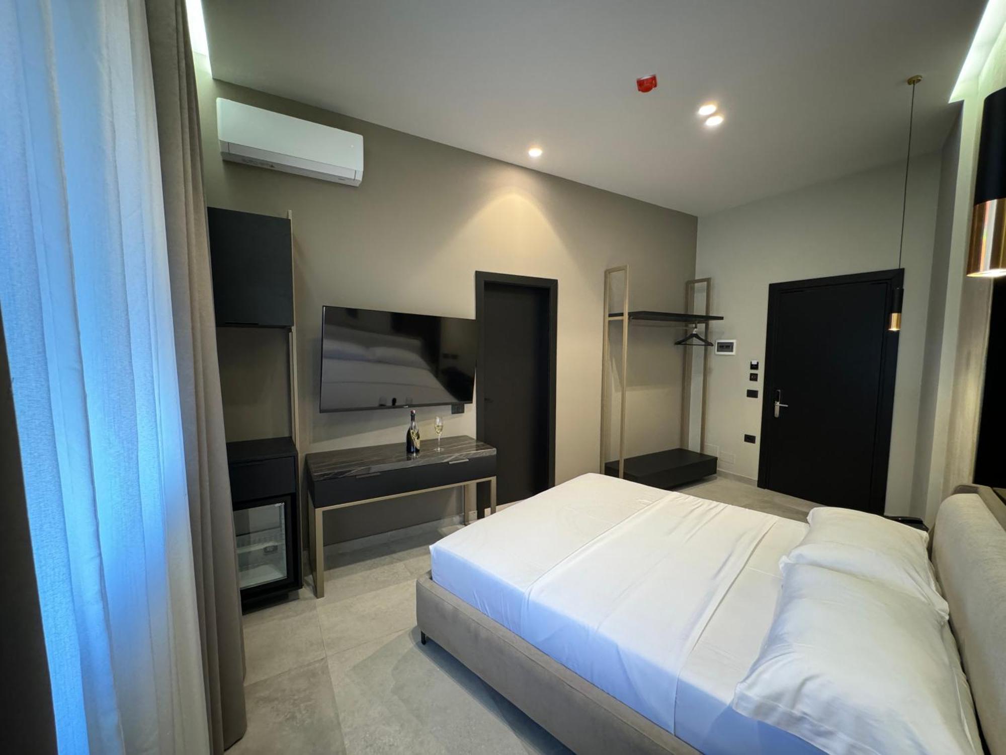 Nuna Hotel Radhimë Buitenkant foto
